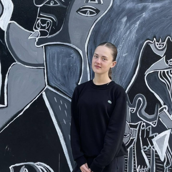 Eleonora Standing